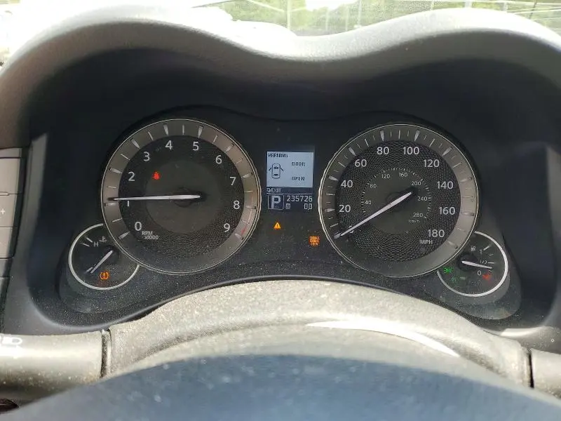 2011 INFINITI M37 X  