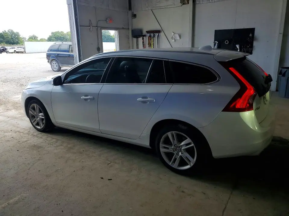 2015 VOLVO V60 PREMIER  