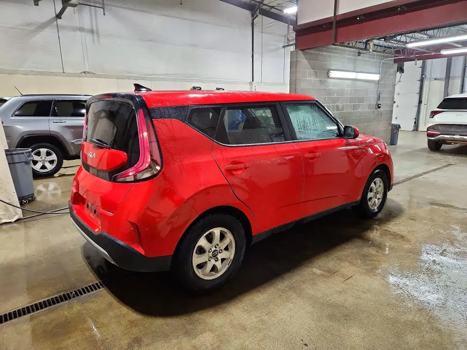 2023 KIA SOUL LX  