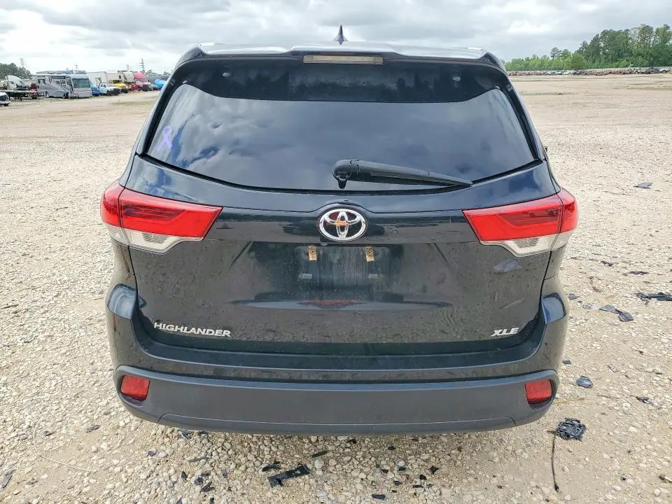 2017 TOYOTA HIGHLANDER XLE  