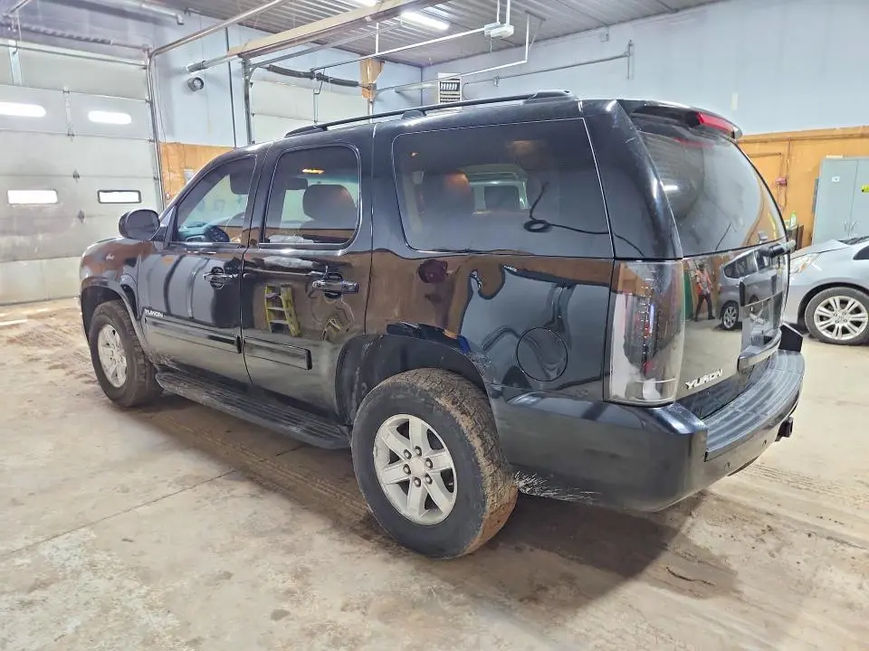 2014 GMC YUKON SLE  