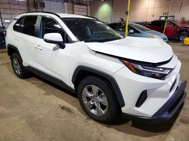 2022 TOYOTA RAV4 XLE  