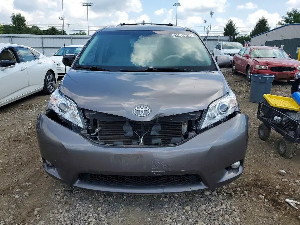2013 TOYOTA SIENNA XLE 8-PASSENGER  