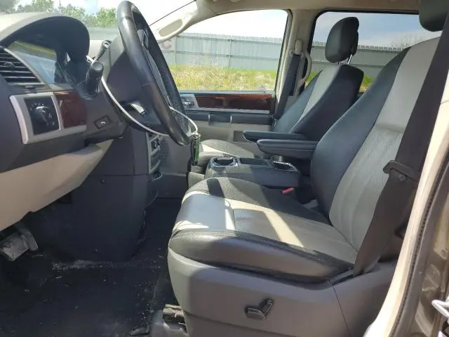 2010 CHRYSLER TOWN & COUNTRY TOURING PLUS  