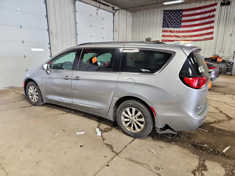 2017 CHRYSLER PACIFICA TOURING L  