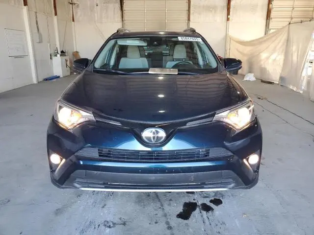 2017 TOYOTA RAV4 XLE  