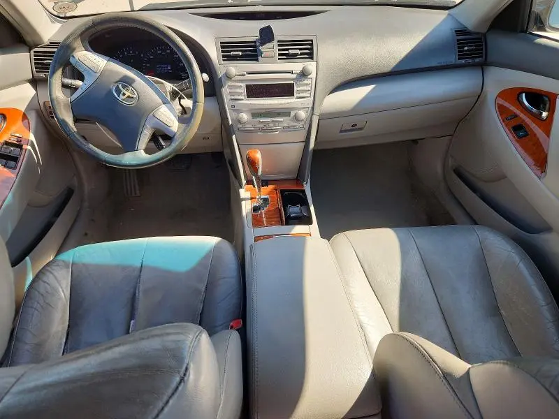 2011 TOYOTA CAMRY XLE  