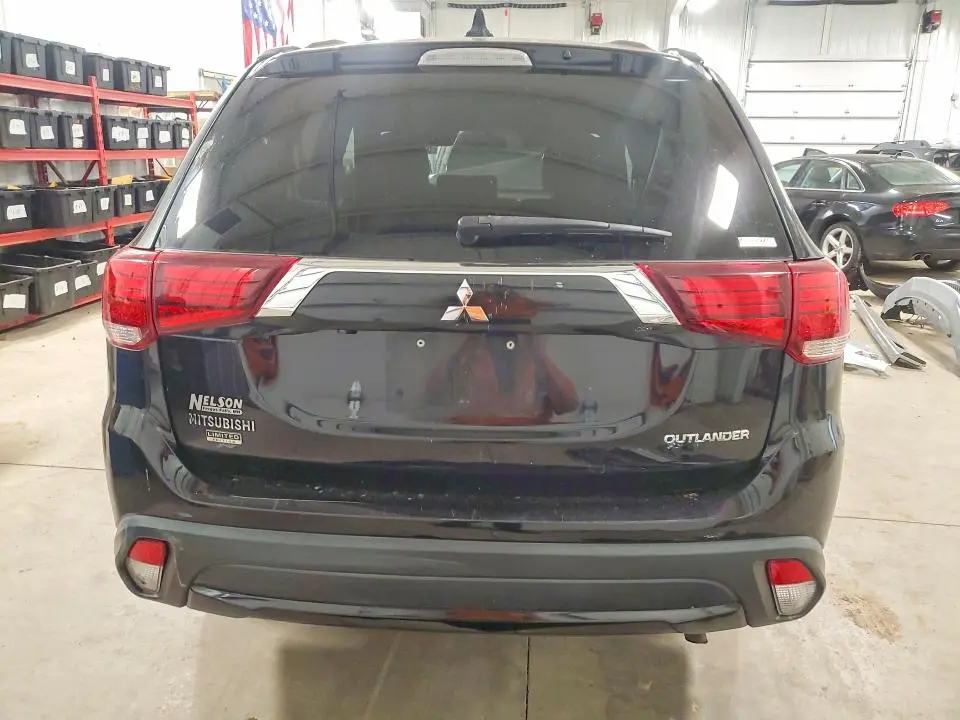2018 MITSUBISHI OUTLANDER SE  
