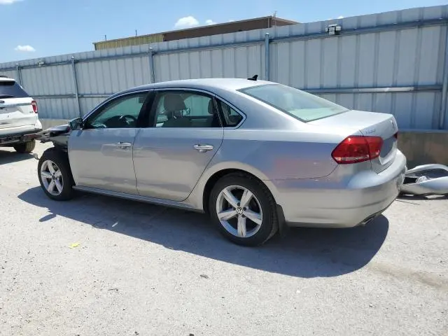 2013 VOLKSWAGEN PASSAT SE  