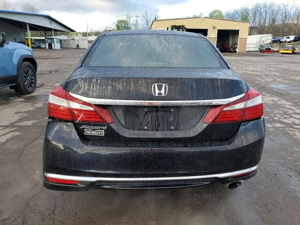 2017 HONDA ACCORD LX  