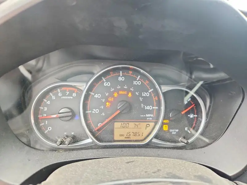 2015 TOYOTA YARIS 5-DOOR SE  