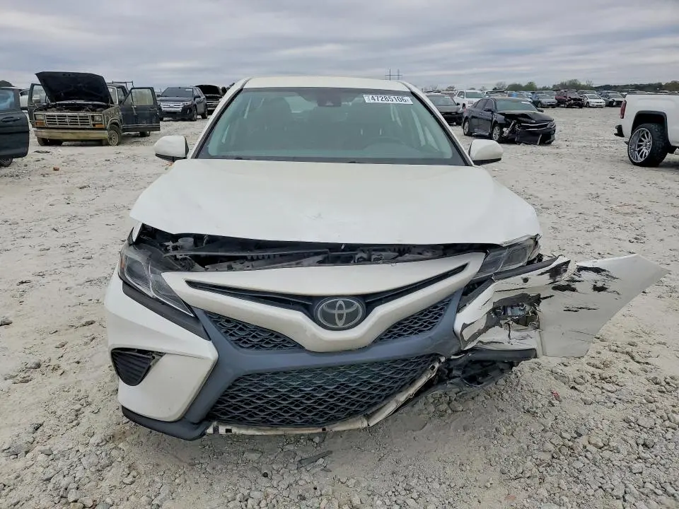 2020 TOYOTA CAMRY SE  