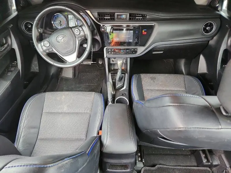 2019 TOYOTA COROLLA SE  