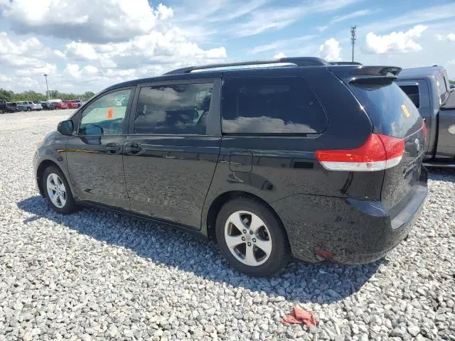 2011 TOYOTA SIENNA LE  