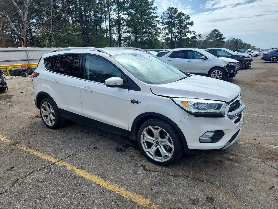 2017 FORD ESCAPE TITANIUM  