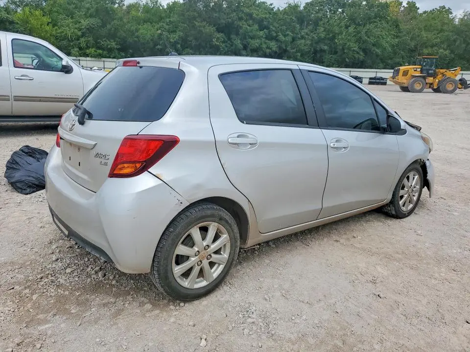 2016 TOYOTA YARIS 5-DOOR LE  