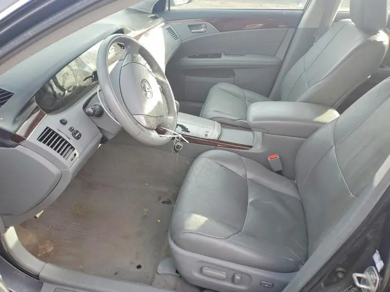 2010 TOYOTA AVALON XL  