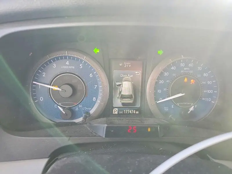 2017 TOYOTA SIENNA XLE  