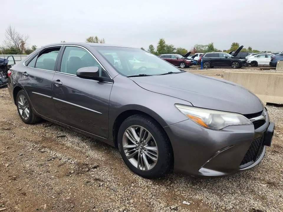 2017 TOYOTA CAMRY SE  