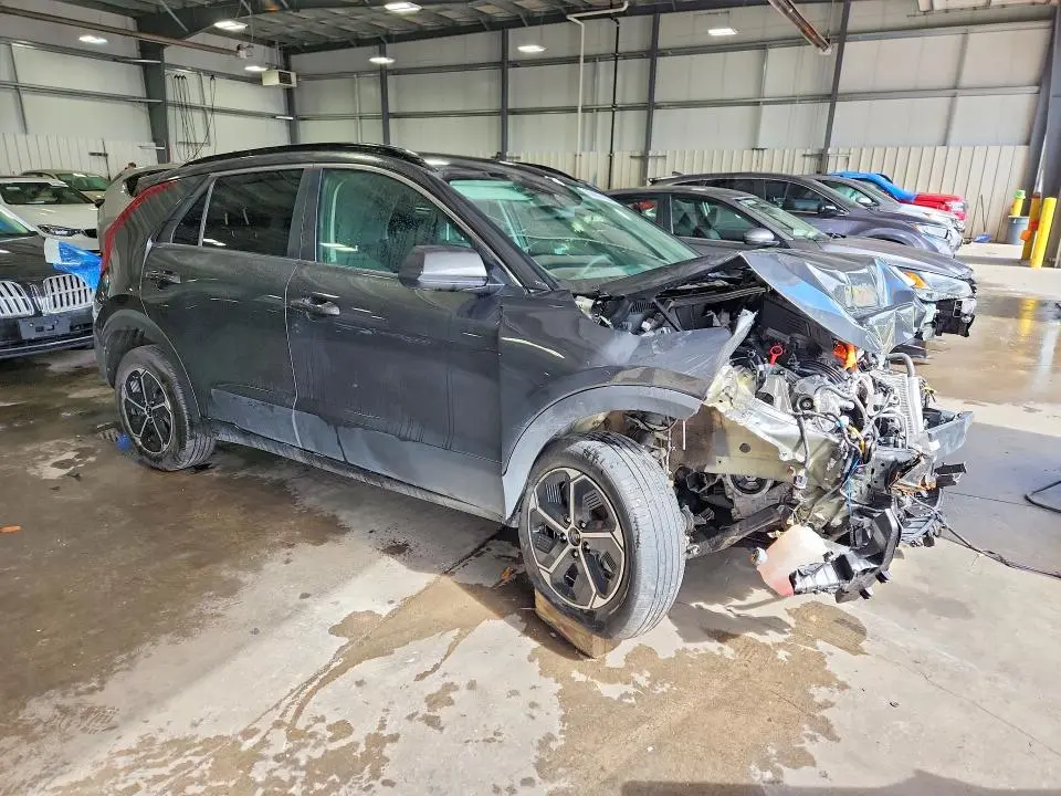 2023 KIA NIRO LX  