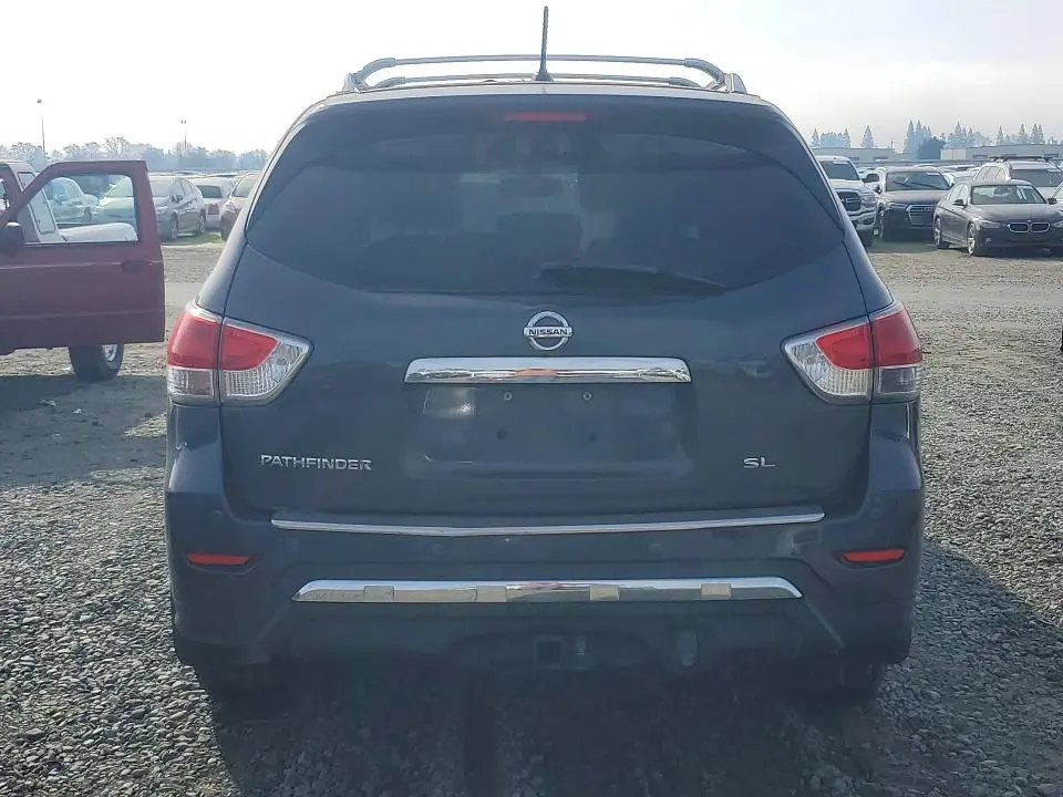 2013 NISSAN PATHFINDER S  