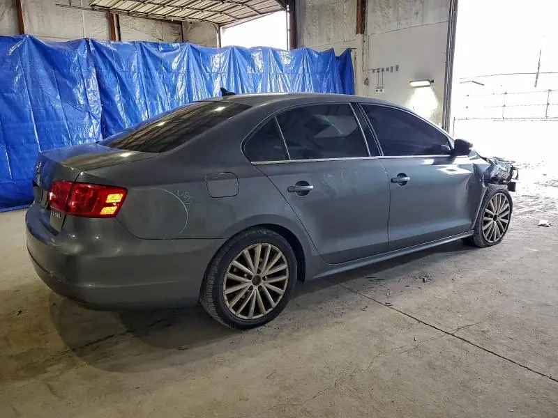 2011 VOLKSWAGEN JETTA SEL  