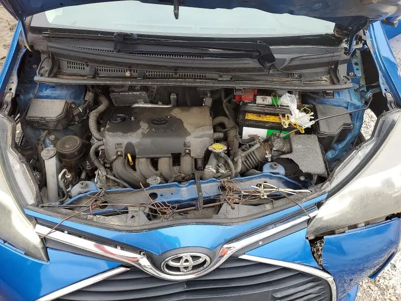 2015 TOYOTA YARIS 5-DOOR LE  