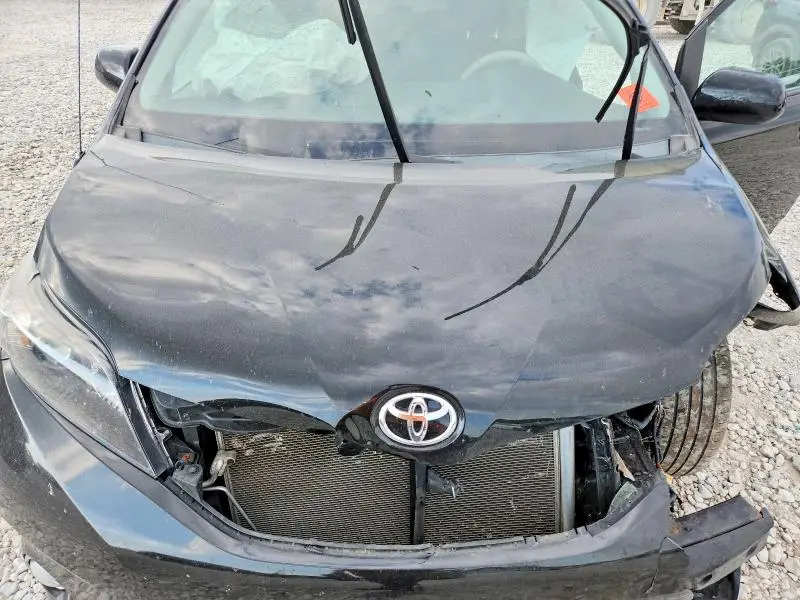 2011 TOYOTA SIENNA SPORT  
