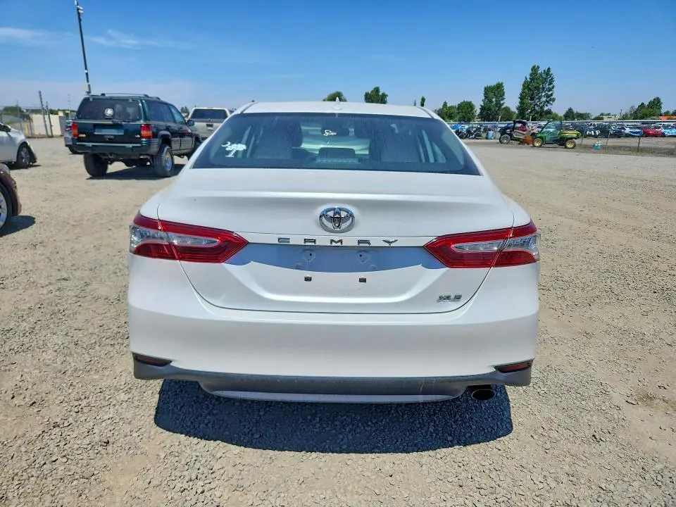 2019 TOYOTA CAMRY XLE  