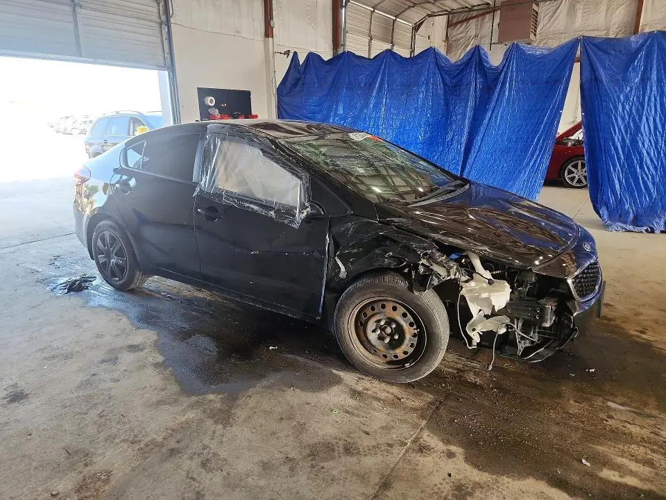 2017 KIA FORTE LX  