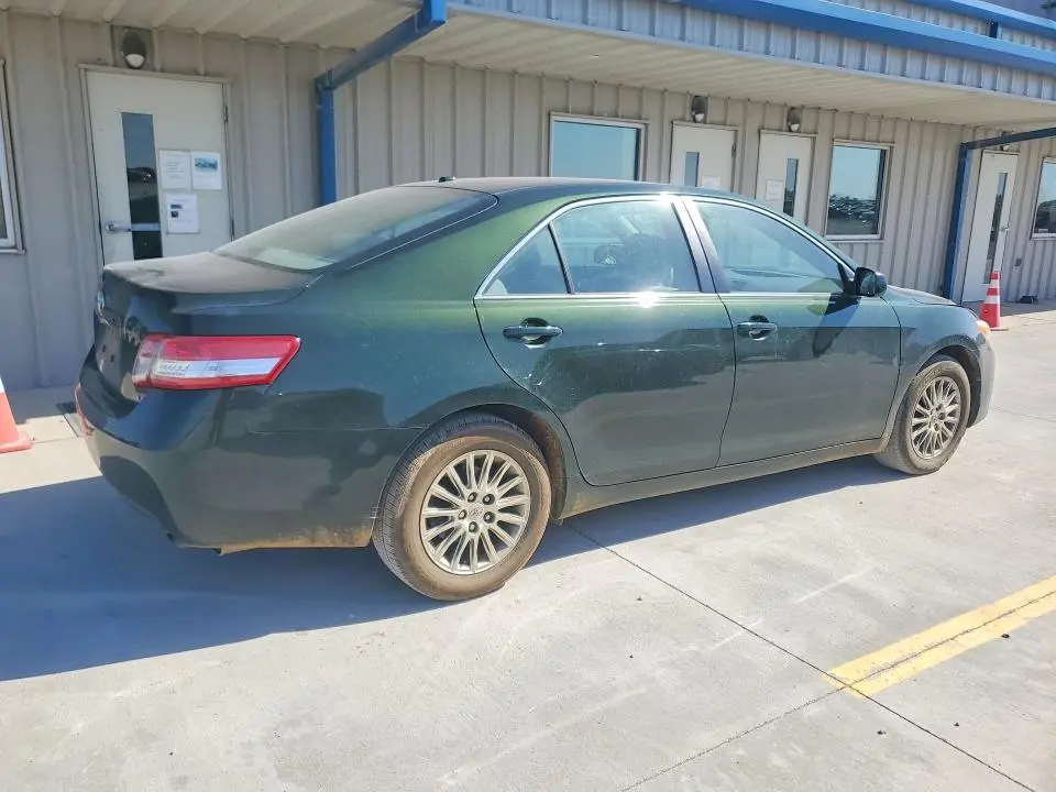 2010 TOYOTA CAMRY LE  