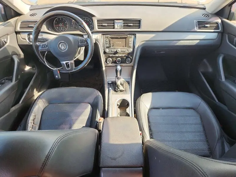 2015 VOLKSWAGEN PASSAT SE  