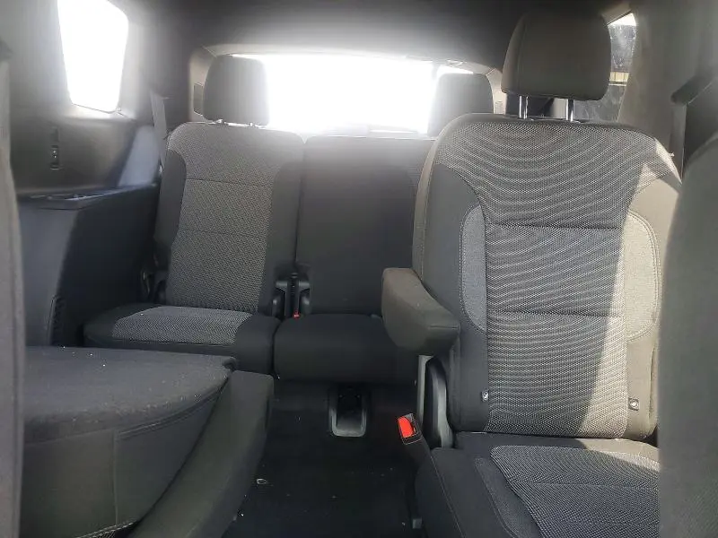 2023 CHEVROLET TRAVERSE LT  