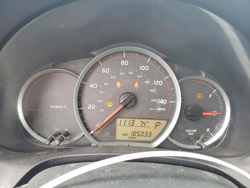 2013 TOYOTA YARIS 3-DOOR LE  