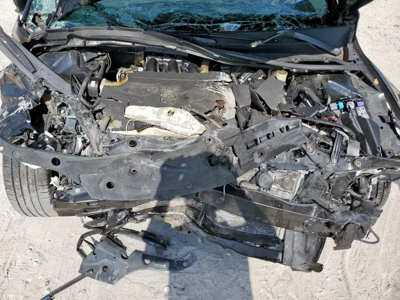 2016 TOYOTA AVALON XLE  