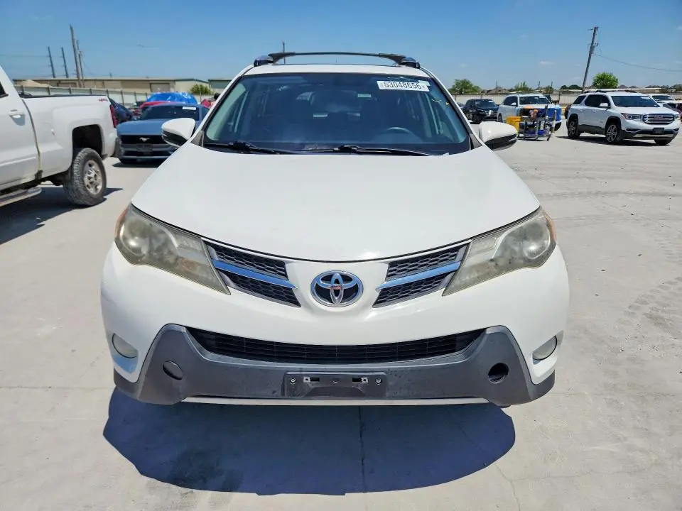 2015 TOYOTA RAV4 XLE  