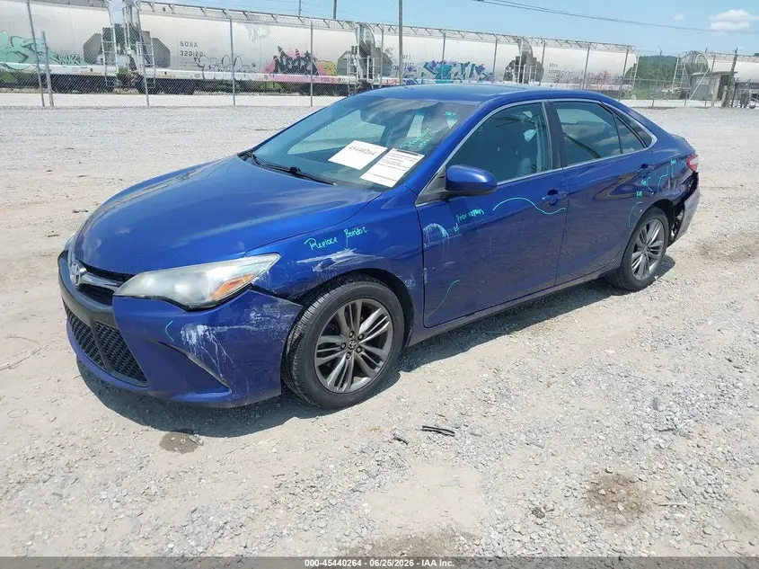 2015 TOYOTA CAMRY SE