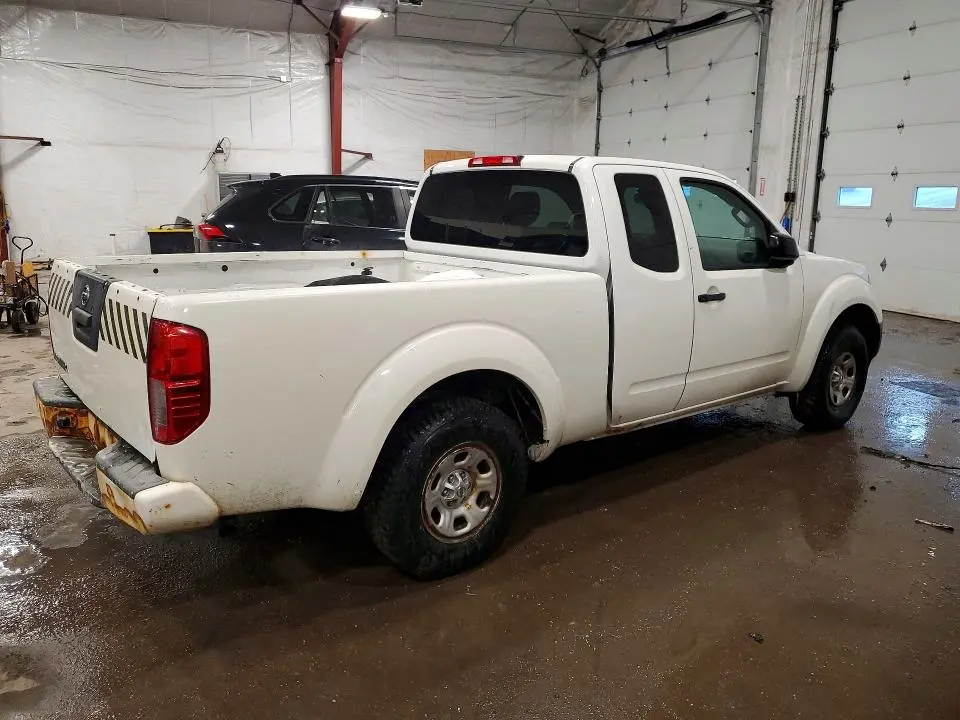 2017 NISSAN FRONTIER S  