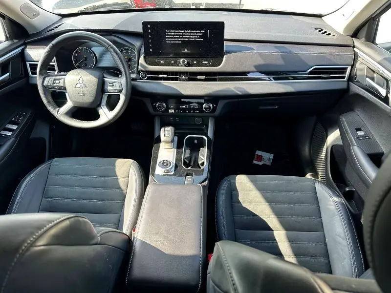 2025 MITSUBISHI OUTLANDER SE  