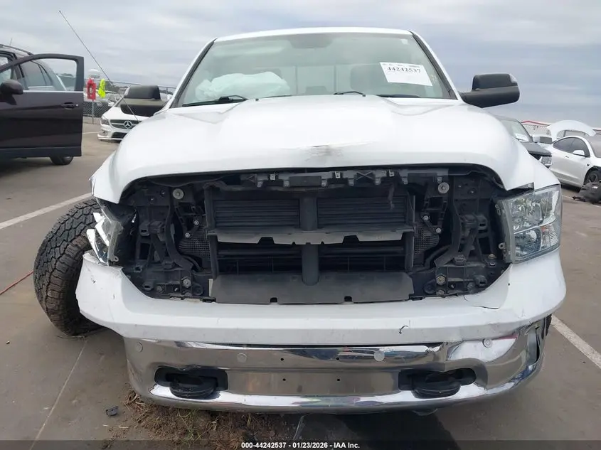 2018 RAM 1500 BIG HORN  4X4 6'4 BOX