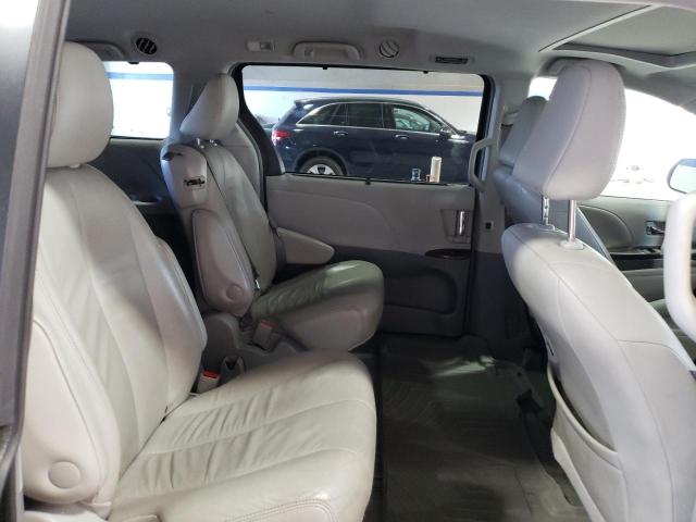 2012 TOYOTA SIENNA XLE