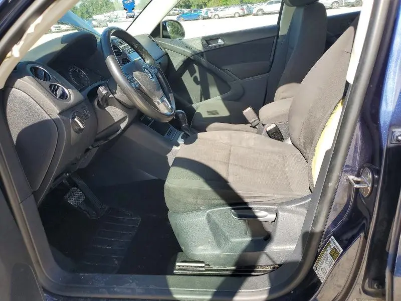 2013 VOLKSWAGEN TIGUAN S  