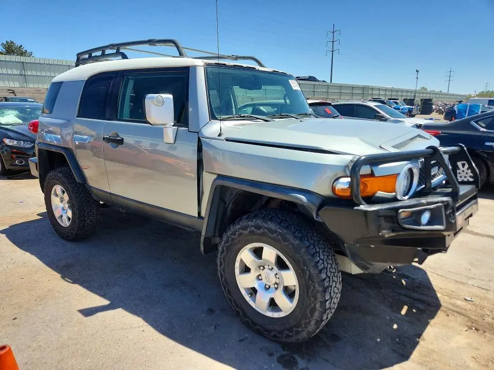 2010 TOYOTA FJ CRUISER BASE  