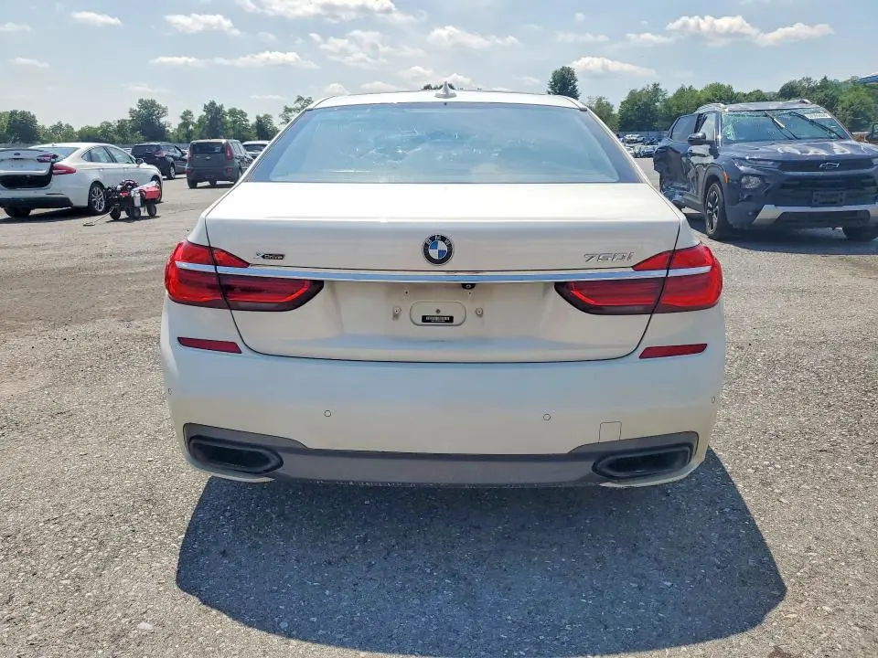 2016 BMW 750 XI  