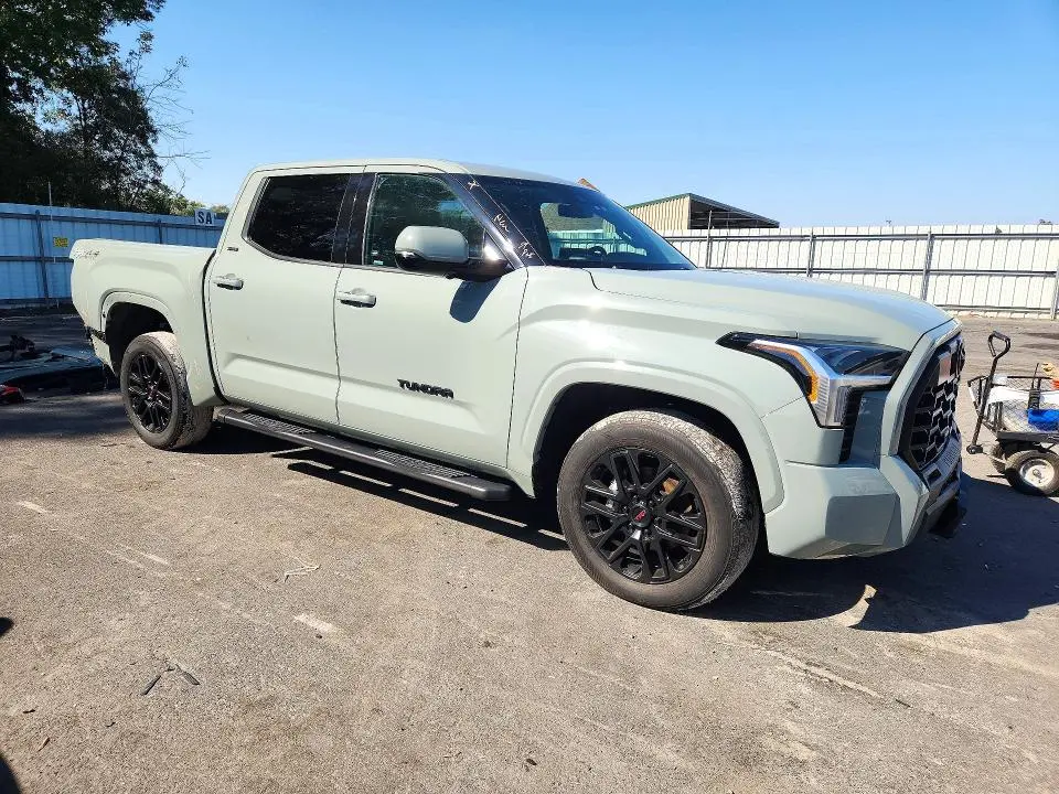2023 TOYOTA TUNDRA SR5  