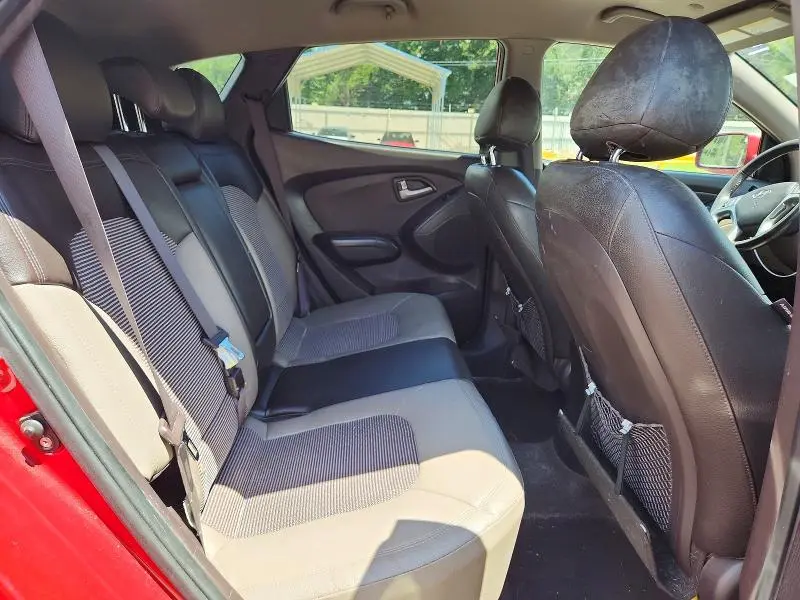 2011 HYUNDAI TUCSON GLS  