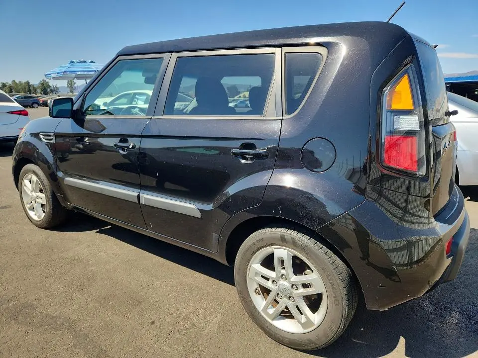 2011 KIA SOUL +  