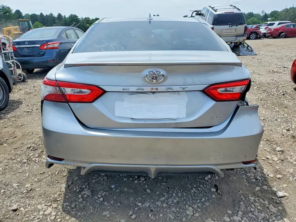 2019 TOYOTA CAMRY SE  