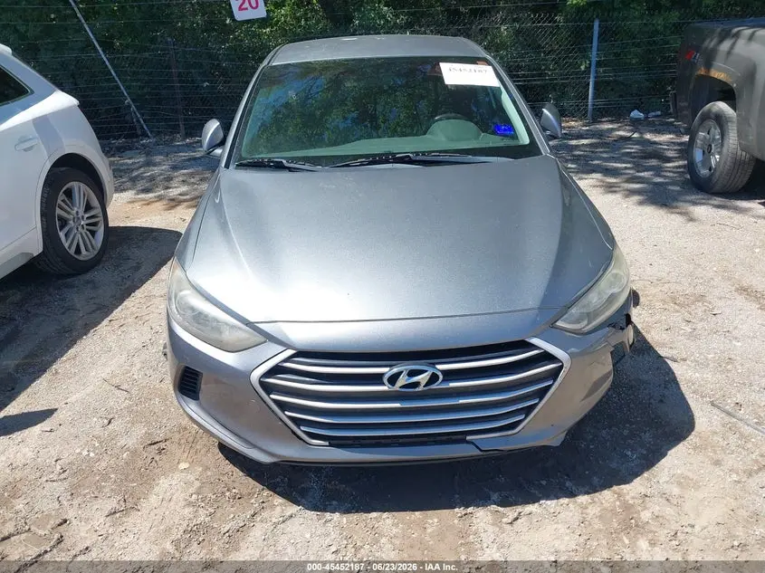 2018 HYUNDAI ELANTRA SE
