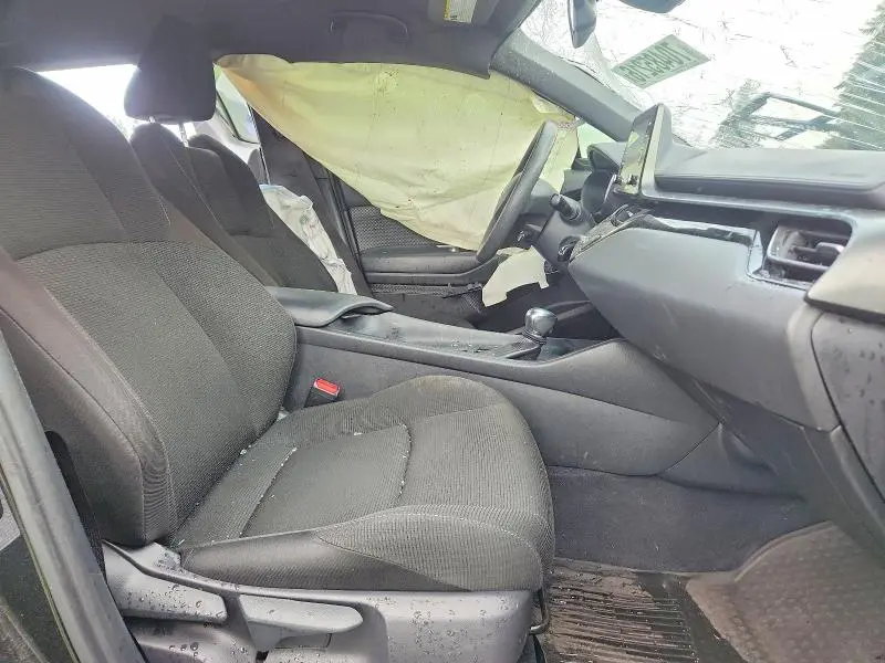 2019 TOYOTA C-HR LE  